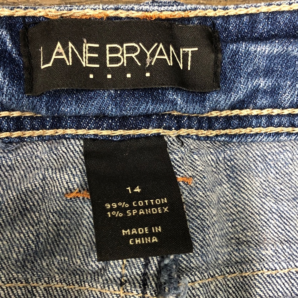 Lane Bryant Distressed V Front Denim Jean Mini Skirt Size 14 - Picture 2 of 5